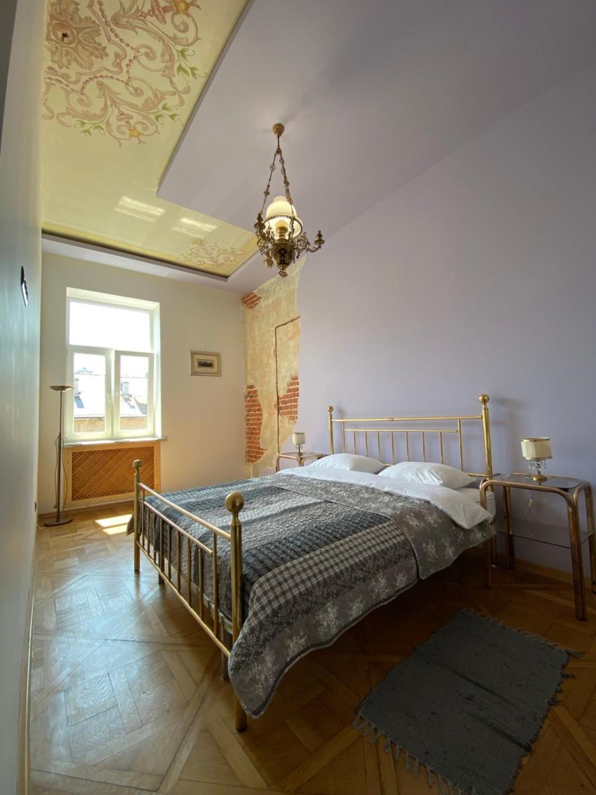 3 Bedrooms Apartment On Nasypna 3 Львів Екстер'єр фото