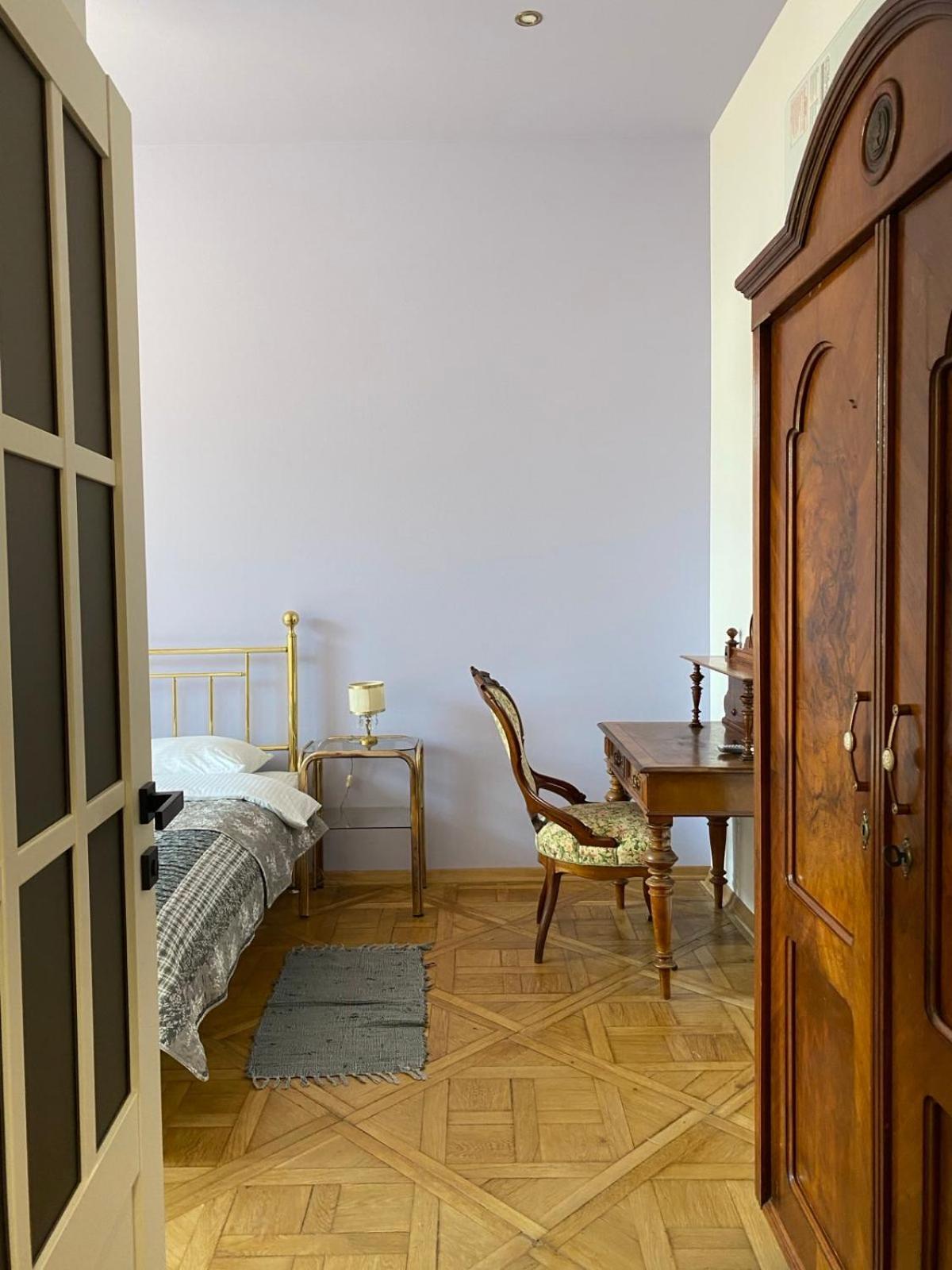 3 Bedrooms Apartment On Nasypna 3 Львів Екстер'єр фото